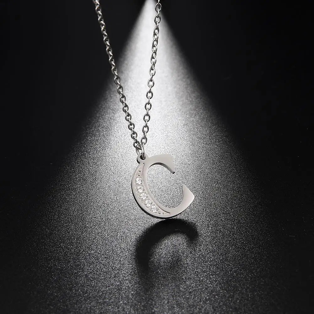 Collar de acero inoxidable con letras para mujer