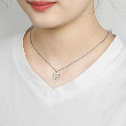 Collar de acero inoxidable con letras para mujer