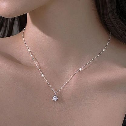 Elegante collar de plata y oro para mujer